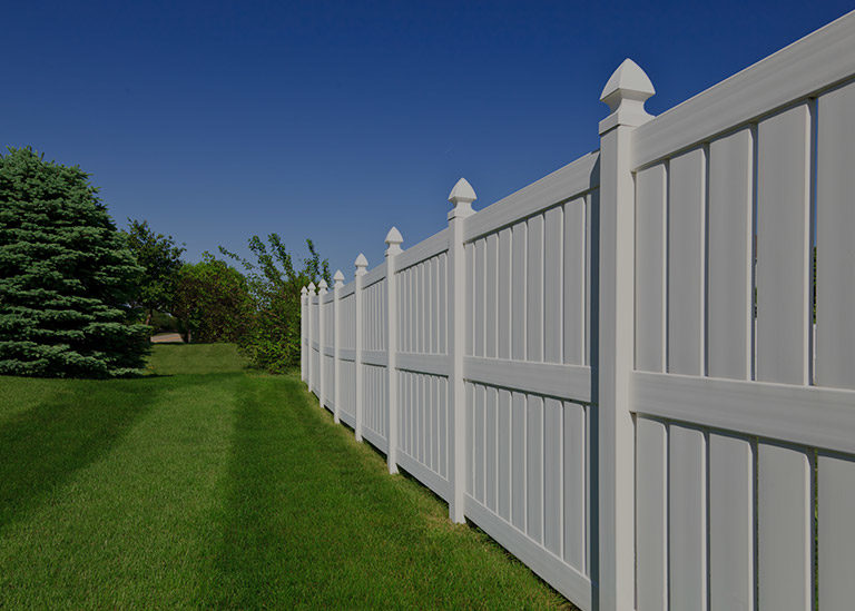 White vinyl privacy fence